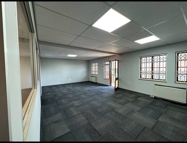 99.90M² OFFICE TO LET IN HIGHVELD